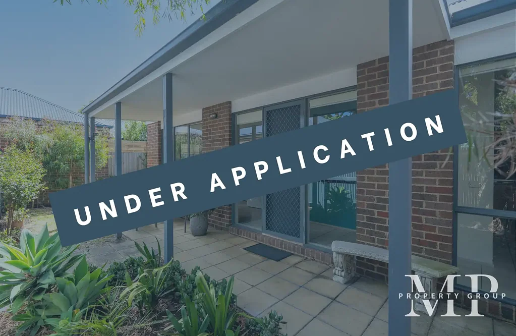 UNDER APPLICATION!!  600m Walk to the Beach!