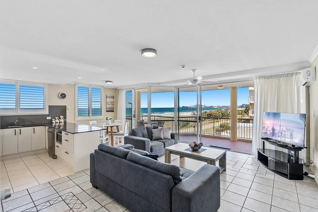 Tugun 2Kwarto A Rare Opportunity in a Premier Beachfront Complex