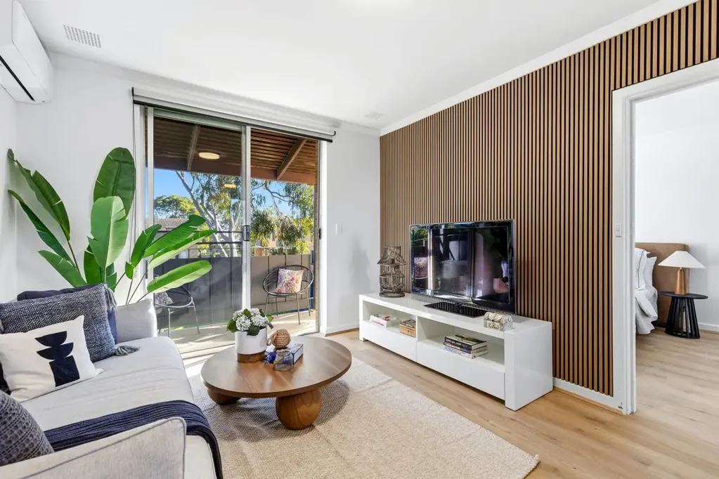 Osborne Park 1房  Far From Average, Top Floor and Fully Renovated