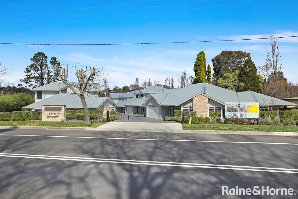 Bowral 4ห้องนอน Minutes From Town- Adjoining Bowral Golf Course
