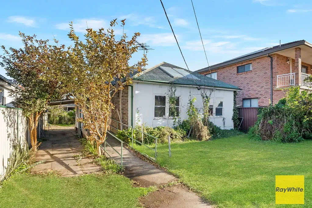 Canley Heights 3 Bedroom HIGH GROWTH DUPLEX SITE WITH ENDLESS OPPORTUNITIES !!