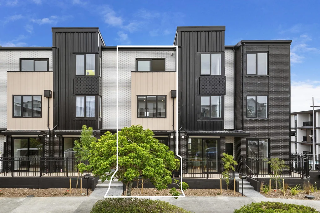 2/19 Windlass Street, Long Bay, North Shore City, Auckland