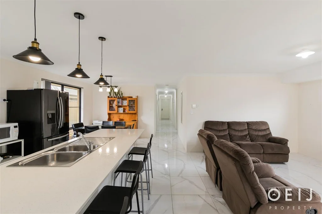 101 Sicklemore Road, Parmelia, WA 6167