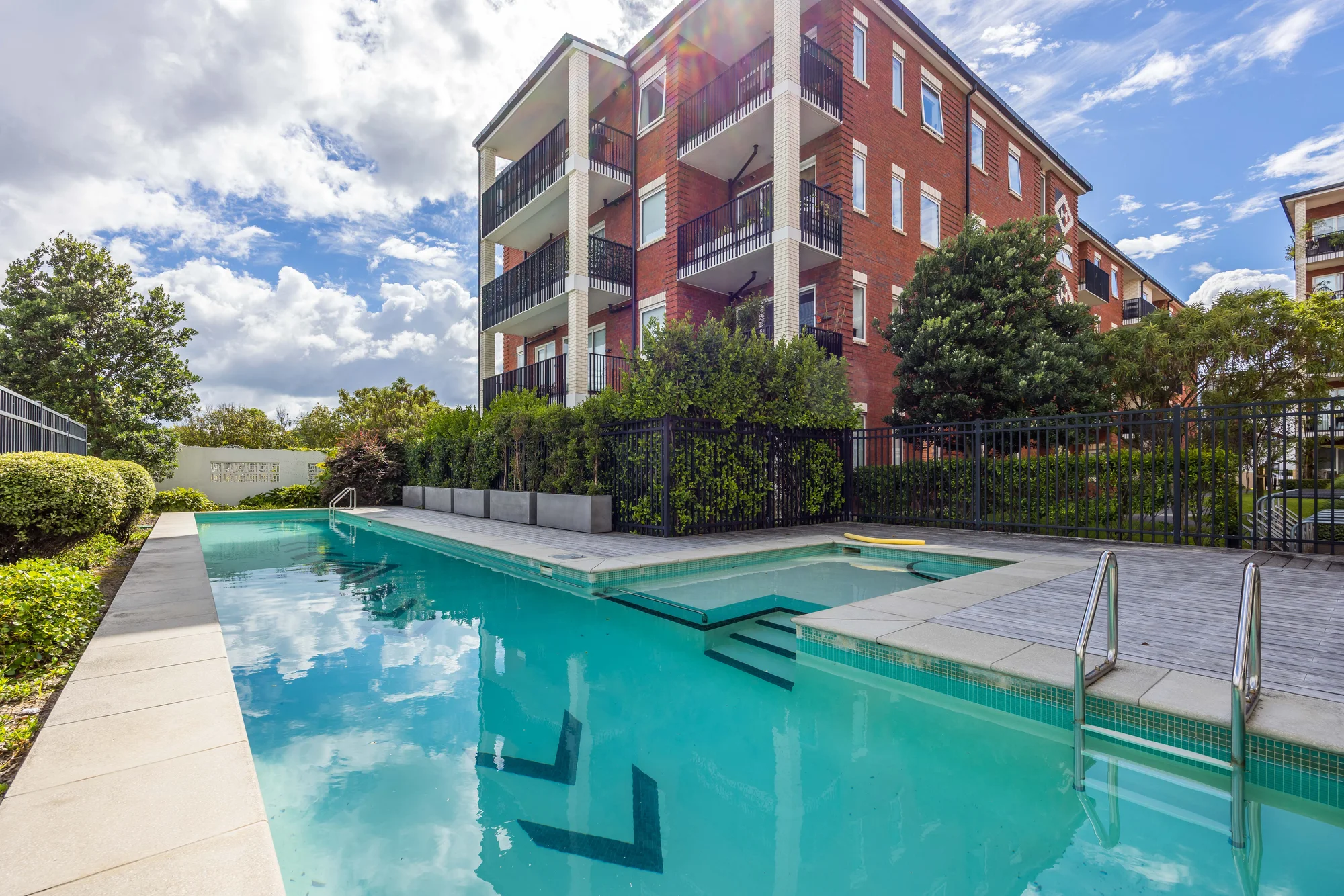 Mount Albert 2房  Priced to sell! Asking $100,000 less!