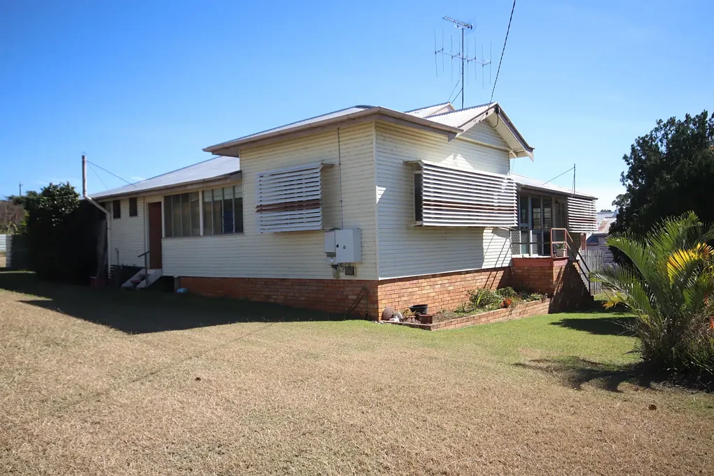 Eidsvold 4房  Expansive Family Home on Huge Allotment
