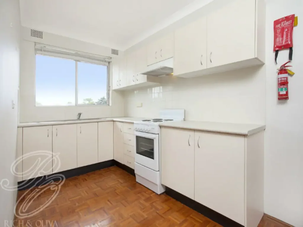 Spacious Two Bedroom Apartment!