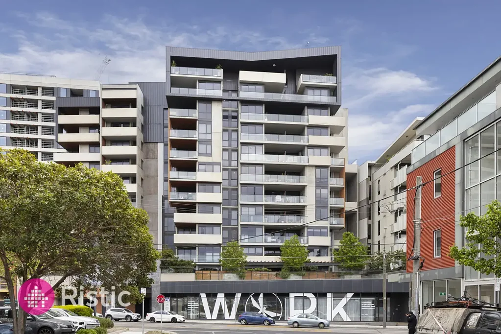 Preston 3房 Thornbury边缘位置 步行可达餐厅车站 现代时尚公寓 无与伦比便利性 高端奢华体验 明亮开放式空间 优质厨房阳台 两卧宽敞储物 私人泳池影院 都市生活便捷 Contemporary Living with Lifestyle at Your Doorstep