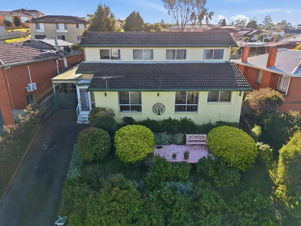 Bridgewater 4房  Bridgewater - Big Home, Big Views, Big Opportunity