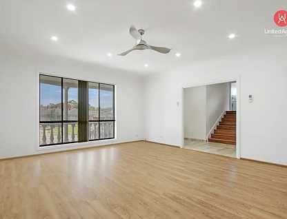 10 Duardo Street, Edensor Park, NSW 2176, 6房, 3浴, House