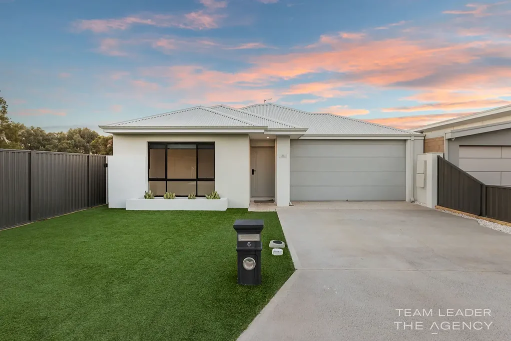 Landsdale 4Habitaciones Contemporary Luxury Meets Low-Maintenance Living