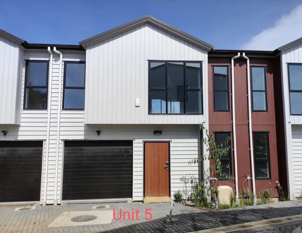 Albany 3房  Rangi Zone + Next Door to Primary School