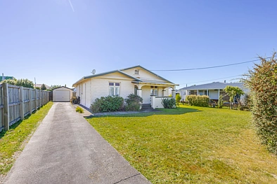 Waipukurau and Surrounds 3 Bedroom Solid home, great section, endless potential