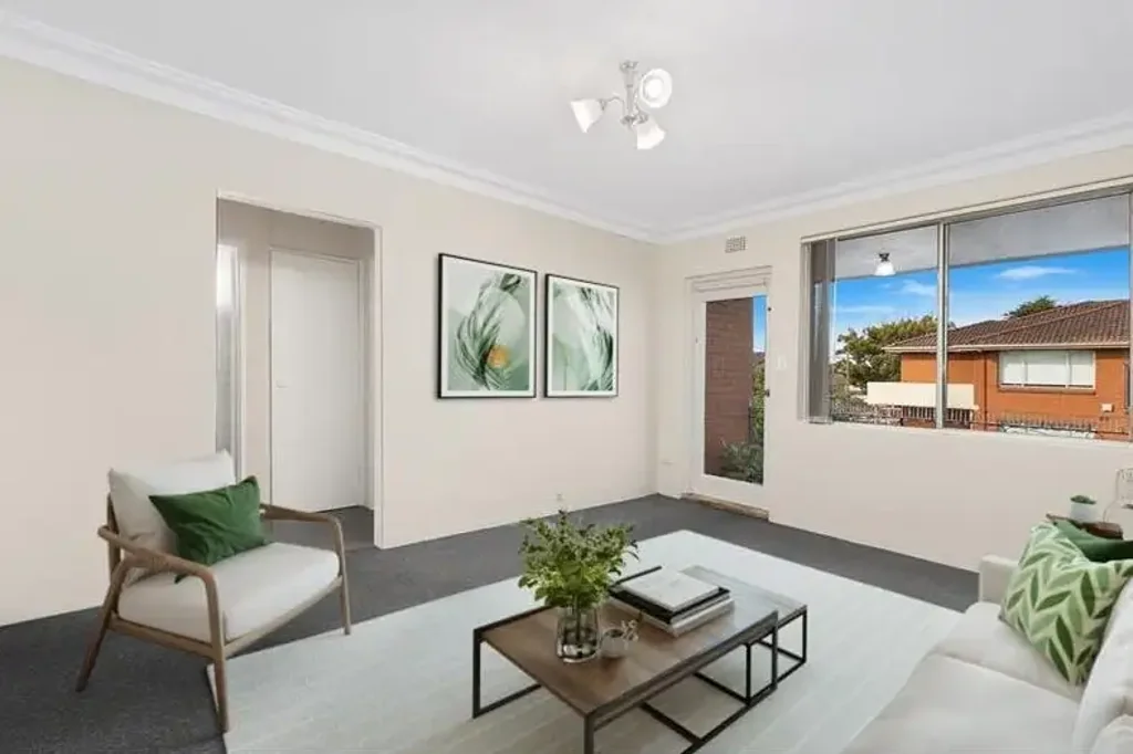 Bright & Spacious Top-Floor Unit in a Boutique Block