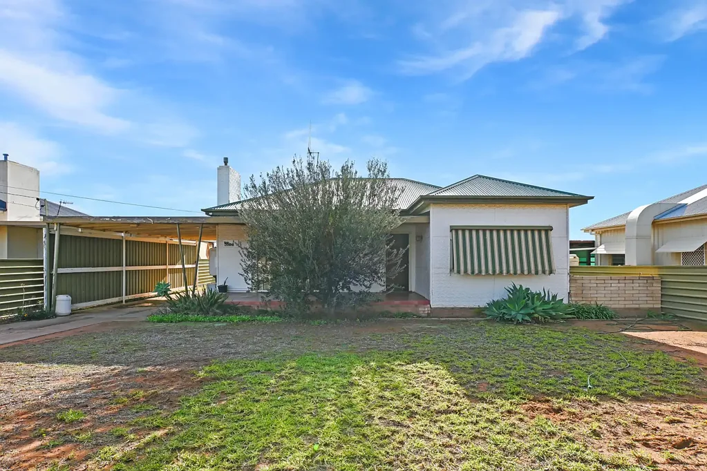 Broken Hill 3 Bedroom SOUTH LOCATION