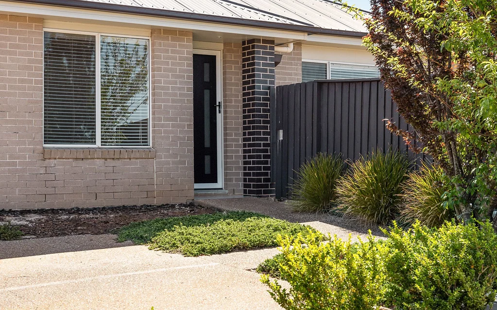 1/17 Sambar Court, Kearneys Spring, QLD 4350