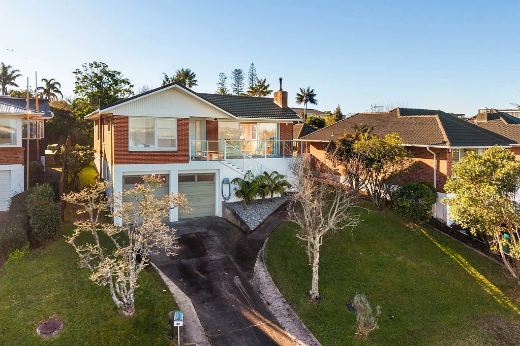Northcote 3બેડરૂમ Elevated Freehold: Harbour Views & Potential