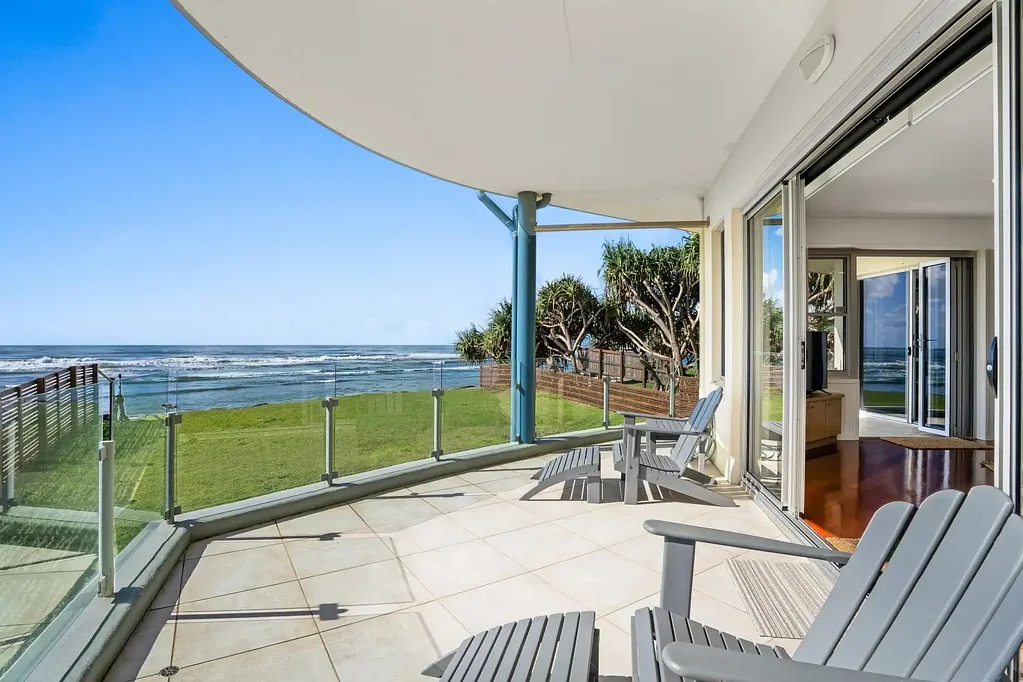 Lennox Head 3ਬੈੱਡਰੂਮ Exclusive Beachfront Sanctuary with Panoramic Views