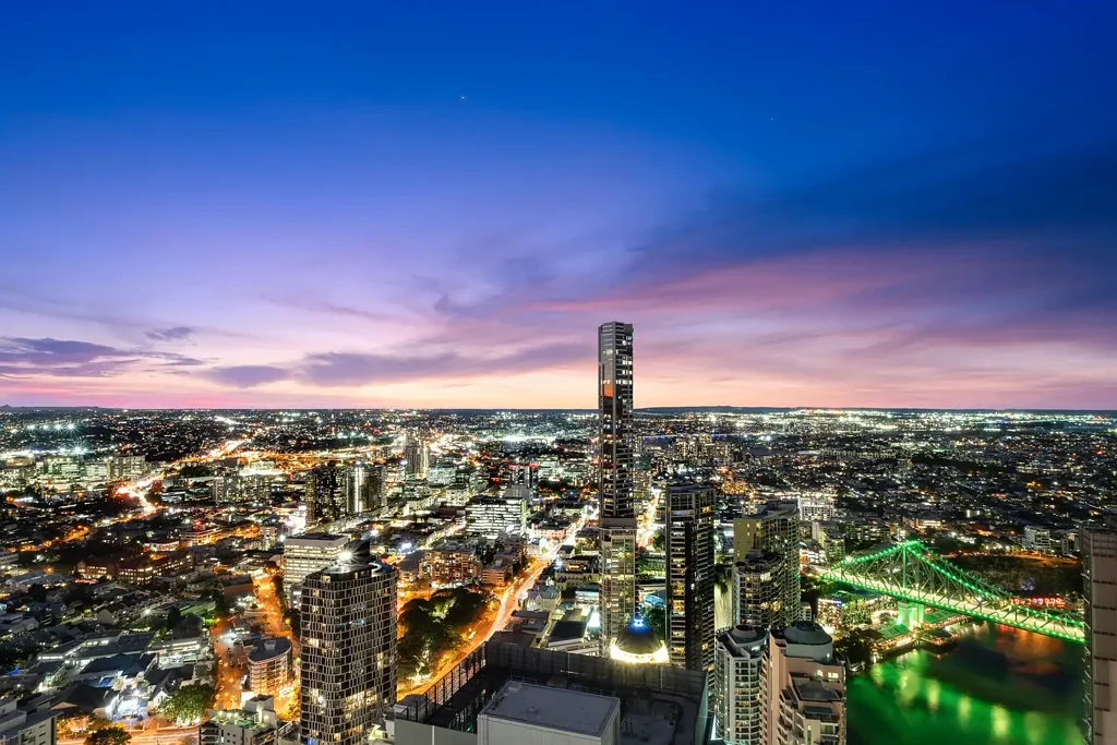 Brisbane City 3Zimmer Luxurious Sub Penthouse Sky Home with Breathtaking Panoramic Views