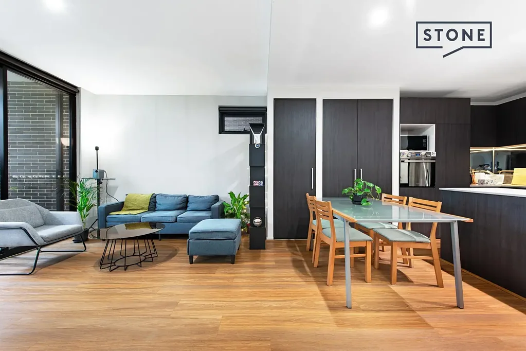 Liverpool 1房  Peaceful One + Study Courtyard Style Apartment