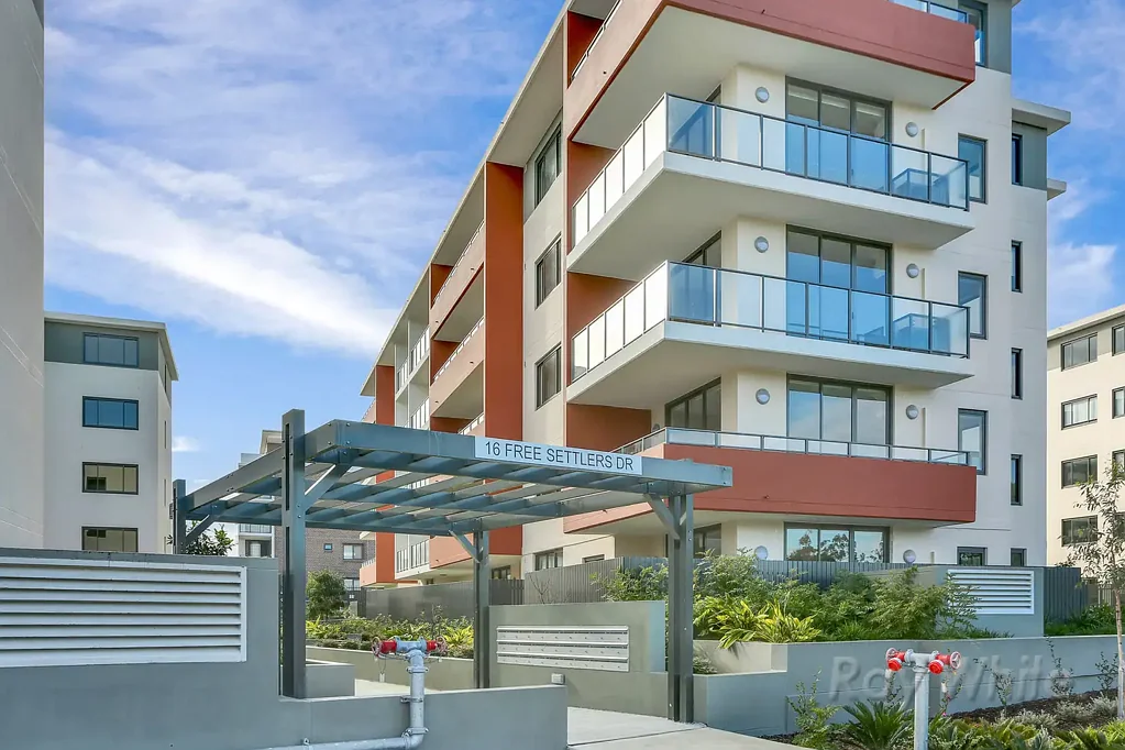 Perfect location, Just a 2 Minute Drive to Bella Vista Station
