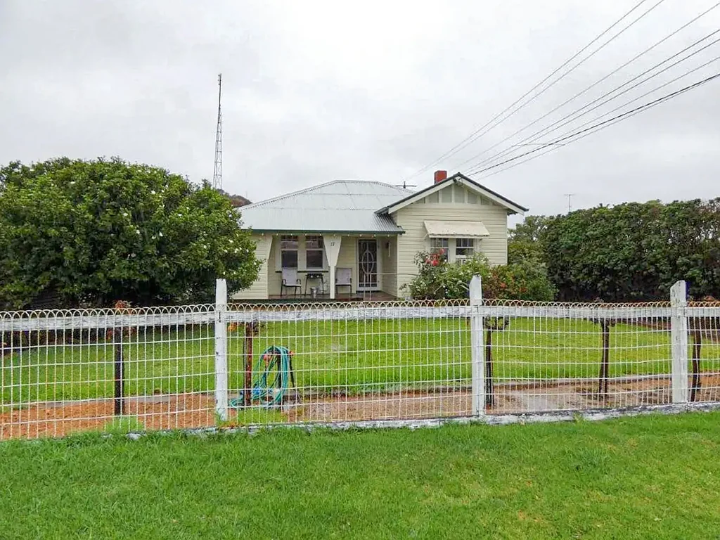 17 DUNCAN STREET, Birchip, VIC 3483
