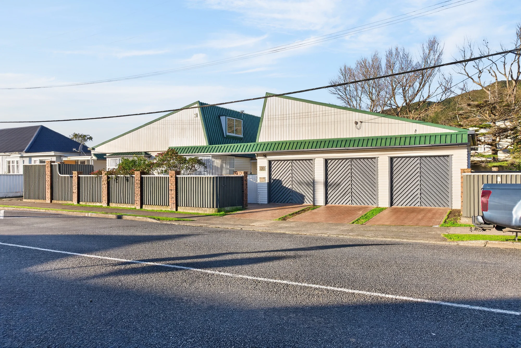 Waiwhetu 3房 Did I Mention the Garage?