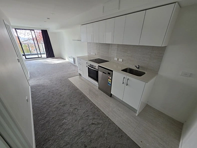 2 Bedroom Apartment within Walking Distance to Middlemore