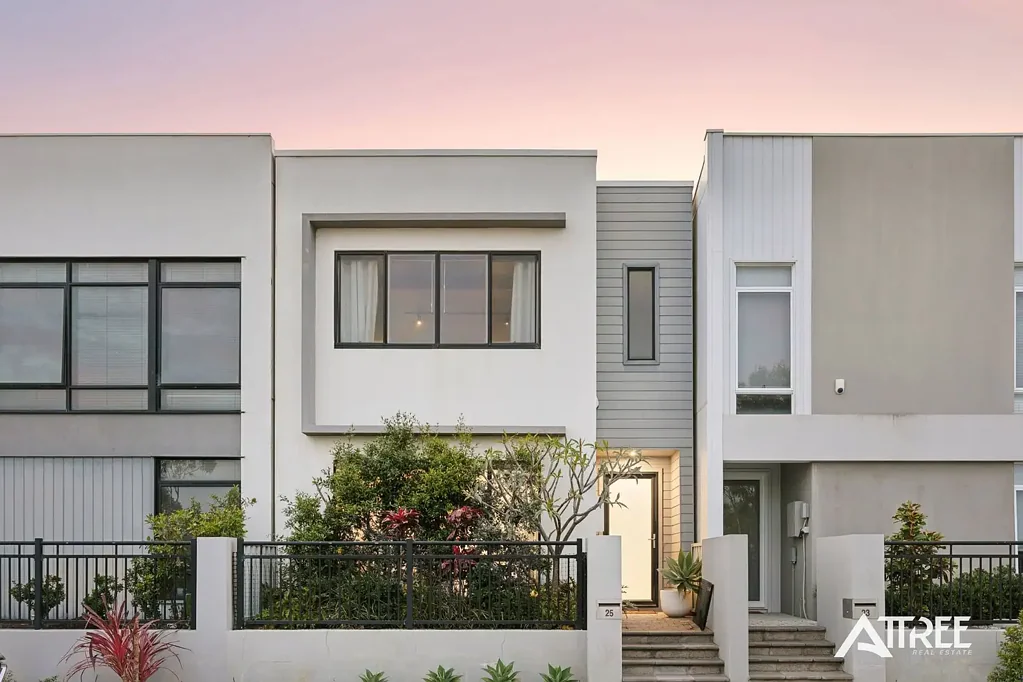 25 Livorno Boulevard, Piara Waters, WA 6112