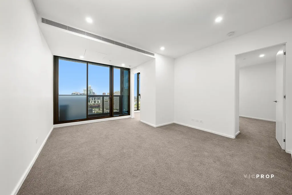 STUNNING TWO BEDROOM APARTMENT FOR LEASE