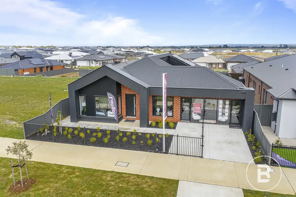 Lucas 4房  Brand New Display Home, 7% Leaseback, Two Years Plus Options To Extend