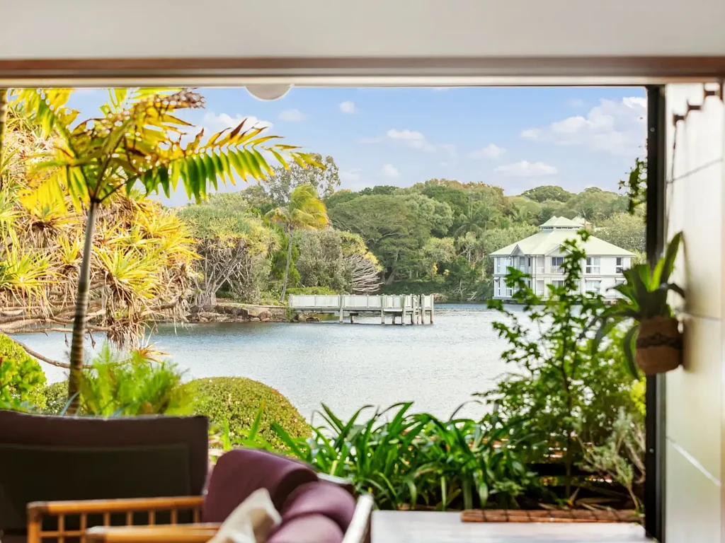 Twin Waters 2બેડરૂમ Renovated Waterside Villa Opposite the Beach
