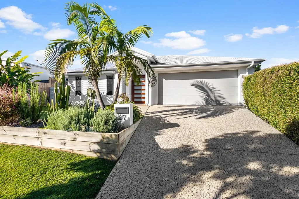 Peregian Springs 4Zimmer Effortless Family Living with a Resort-Style Pool in the Heart of Peregian Springs