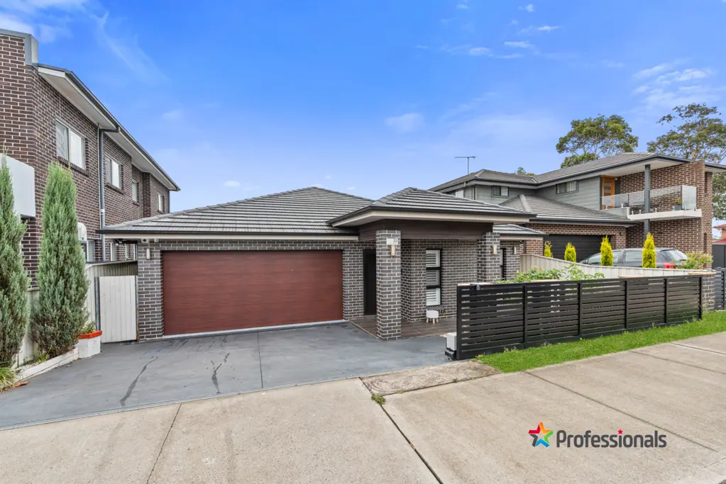 33 Elizabeth Mcrae Avenue, Minto, NSW 2566