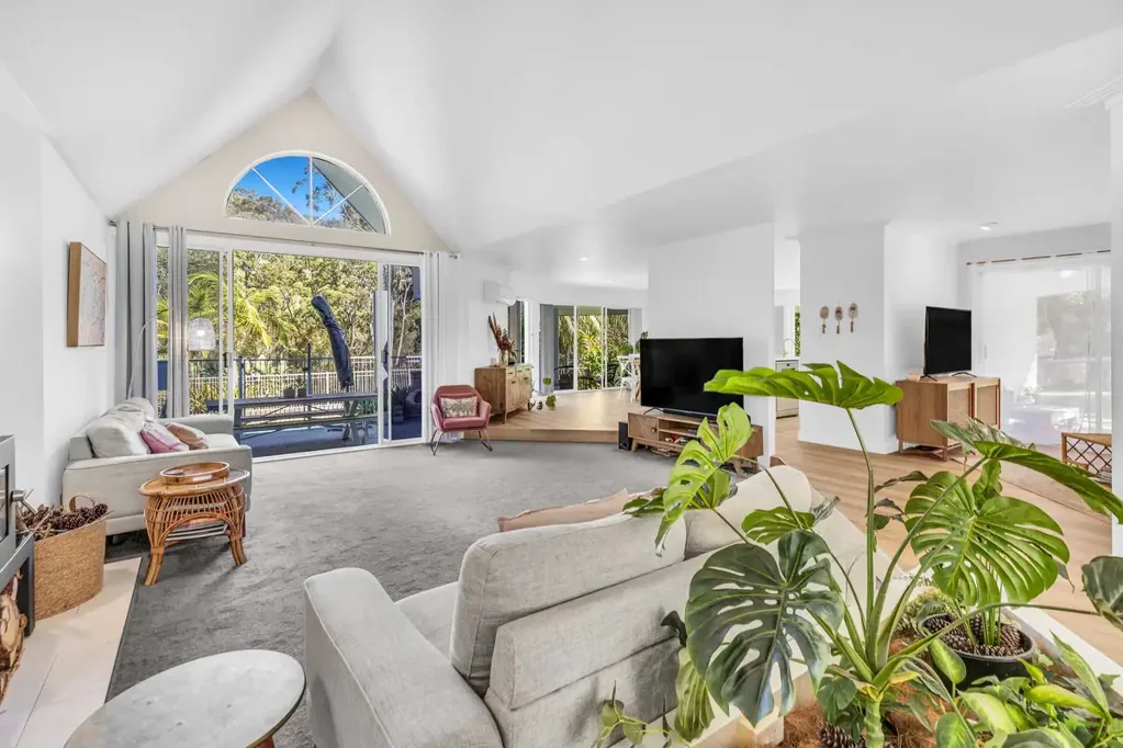 Furnished Family Retreat on Acreage in Tallebudgera