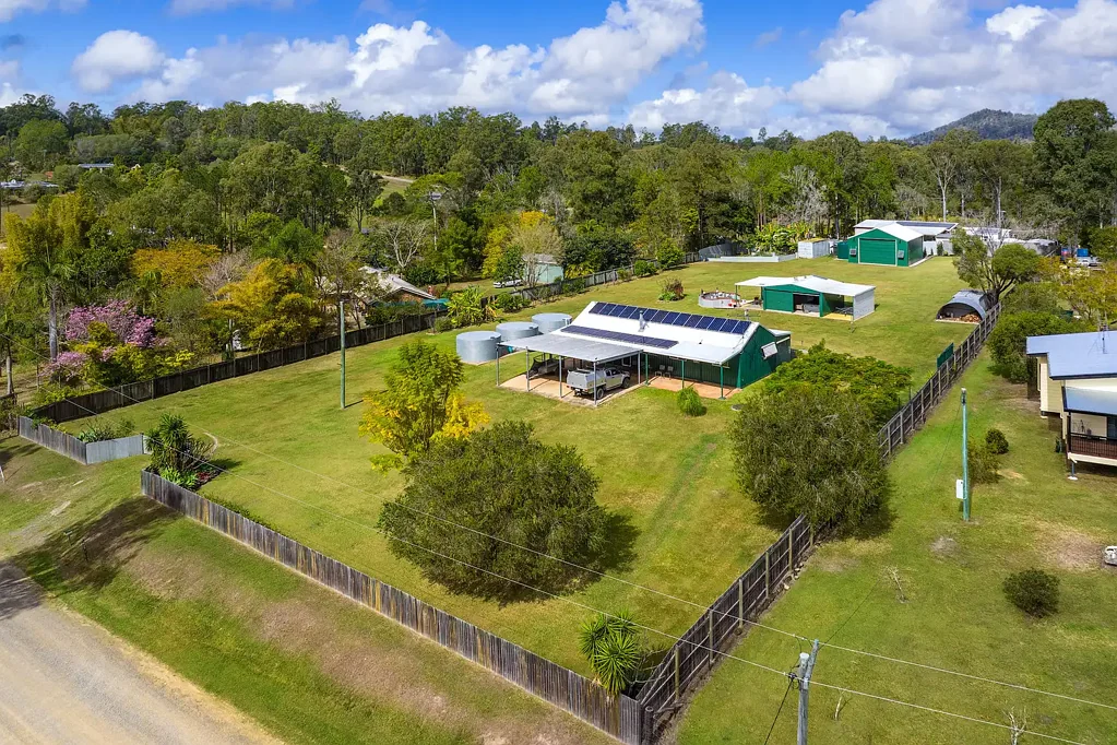 Glenwood 4房  Homestead Living at Its Finest – Fully Established, Beautifully Presented & Ready to Enjoy