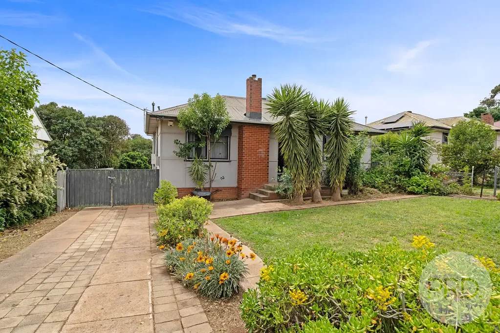 15 Margaret Avenue, Mount Austin, NSW 2650