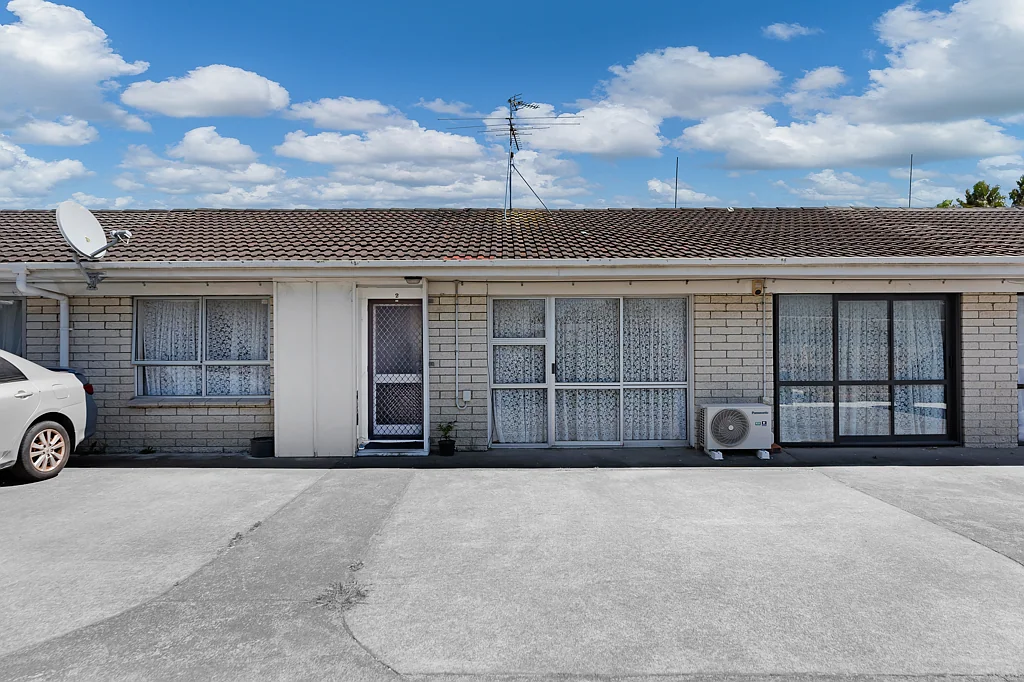 Papatoetoe 2Moenga Brick & Tile -Close to Shops & Transport!
