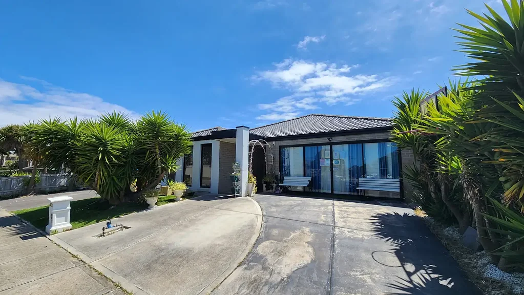 Stunning Family Entertainer in Alamanda School Zone.