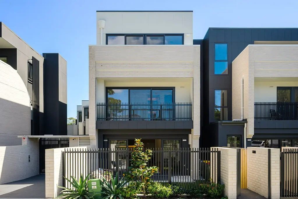 Chatswood 4房 A+设计联排别墅 4卧4卫Miele厨房 私密庭院 步行商圈 顶级学区 Brand New 4-Bedroom Townhouse in Chatswood - Prime Location & Award-Winning Design