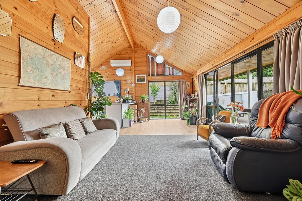 Western Heights 2Moenga Timeless Lockwood