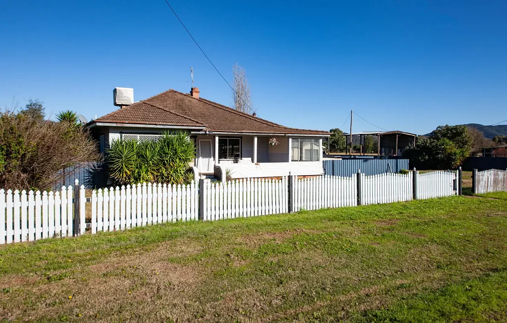 Wellington 5chambre HUGE POTENTIAL TO VALUE ADD