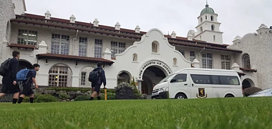 “一条街之隔差百万”！新西兰学区房溢价惊人