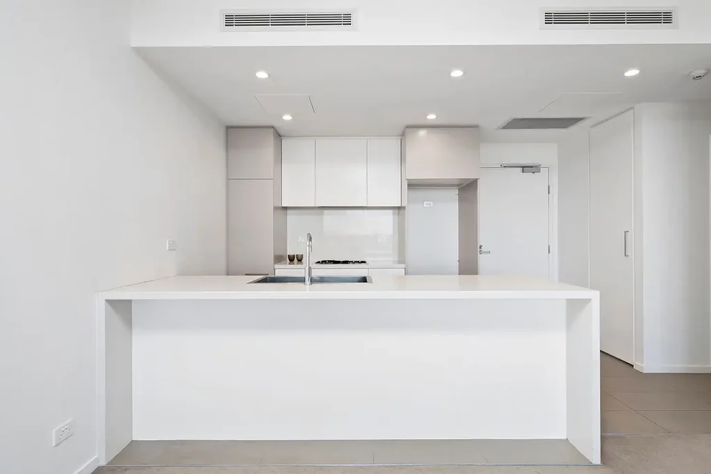 Spacious Modern Apartment in the Heart of Eastwood