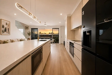 Paradise Point 3房  MUST BE SOLD — Effortless Coastal Luxury Just Steps from the Esplanade.