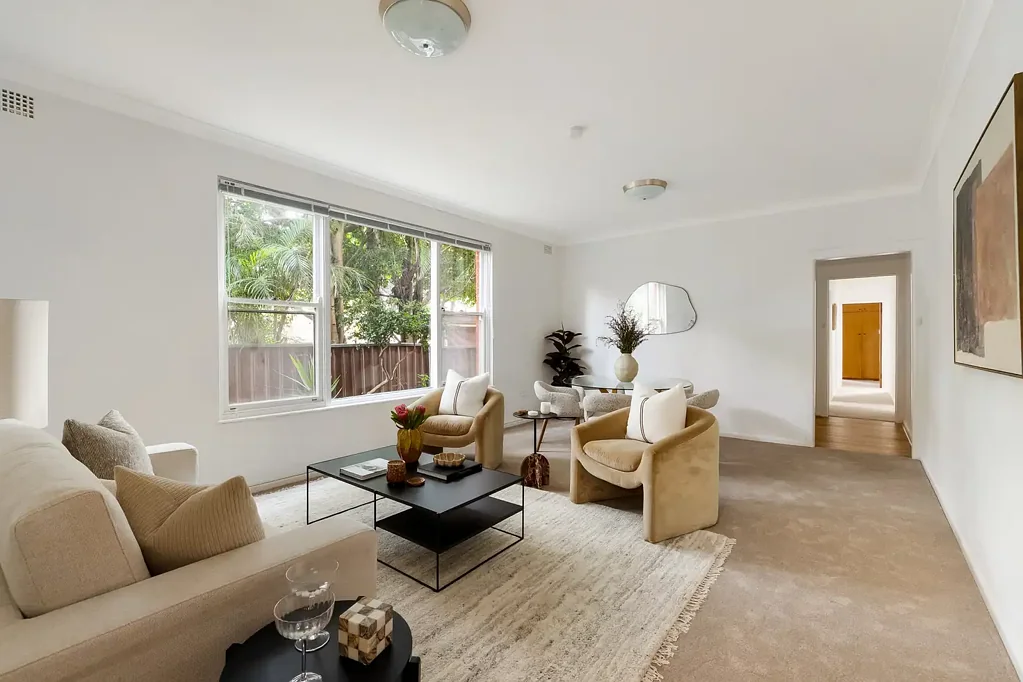 Earlwood 3Phòng ngủ Easy-care retreat with rare tandem garage