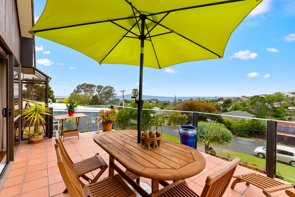 21A Peter Terrace, Castor Bay, North Shore City, Auckland