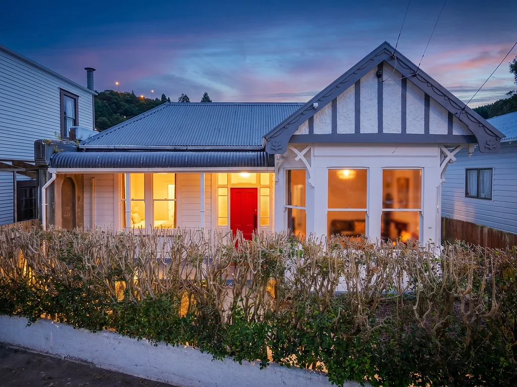 North East Valley 6 Bedroom Premium | Performance | Quality | $1,320pw