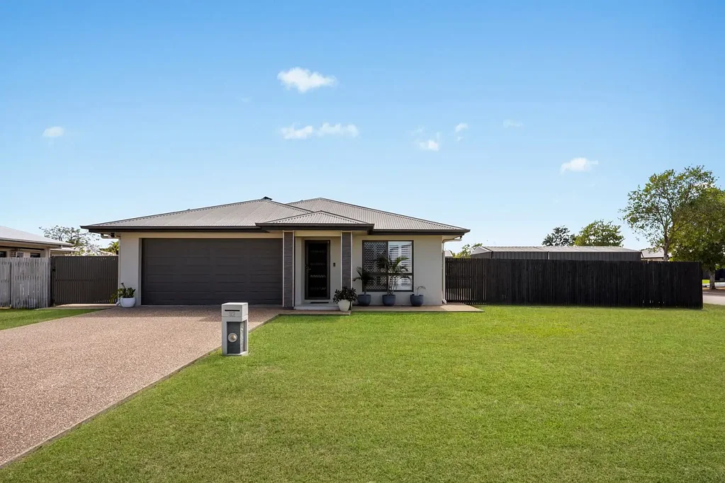 Rasmussen 4Moenga Style, Space & Side Access