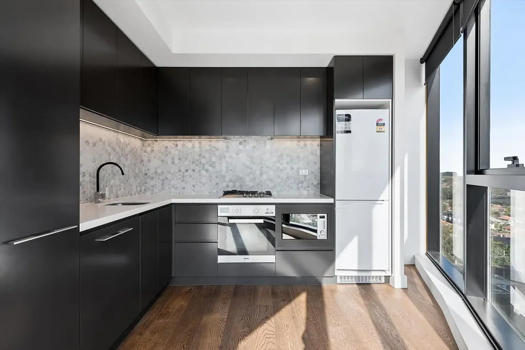 Modern Apartment in Prime Box Hill Location