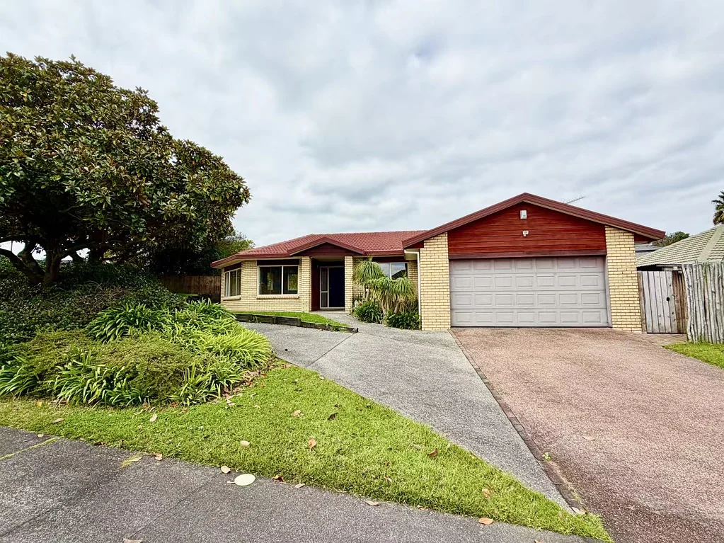 Spacious Family Home in Peaceful Cul-de-Sac - Prime Botany Location!